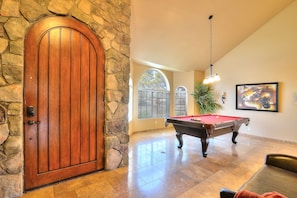 Flat-screen TV, fireplace