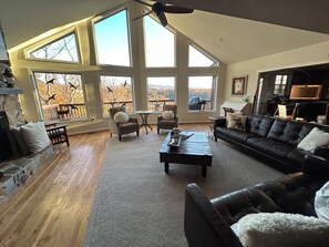 Smart TV, fireplace, ping pong, books