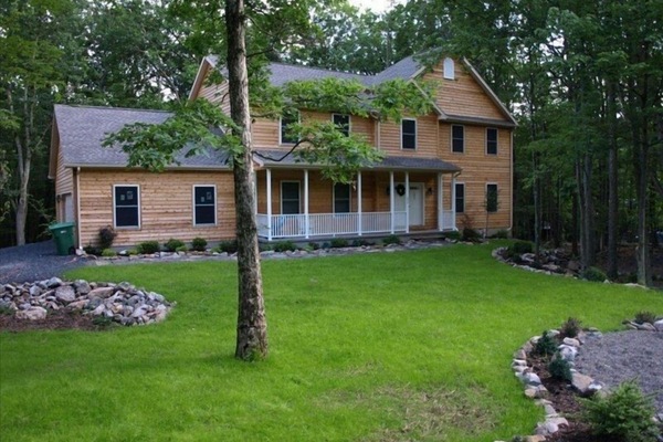 Cedar Colonial style 3200sq ft of family togetherness.Property owners only.