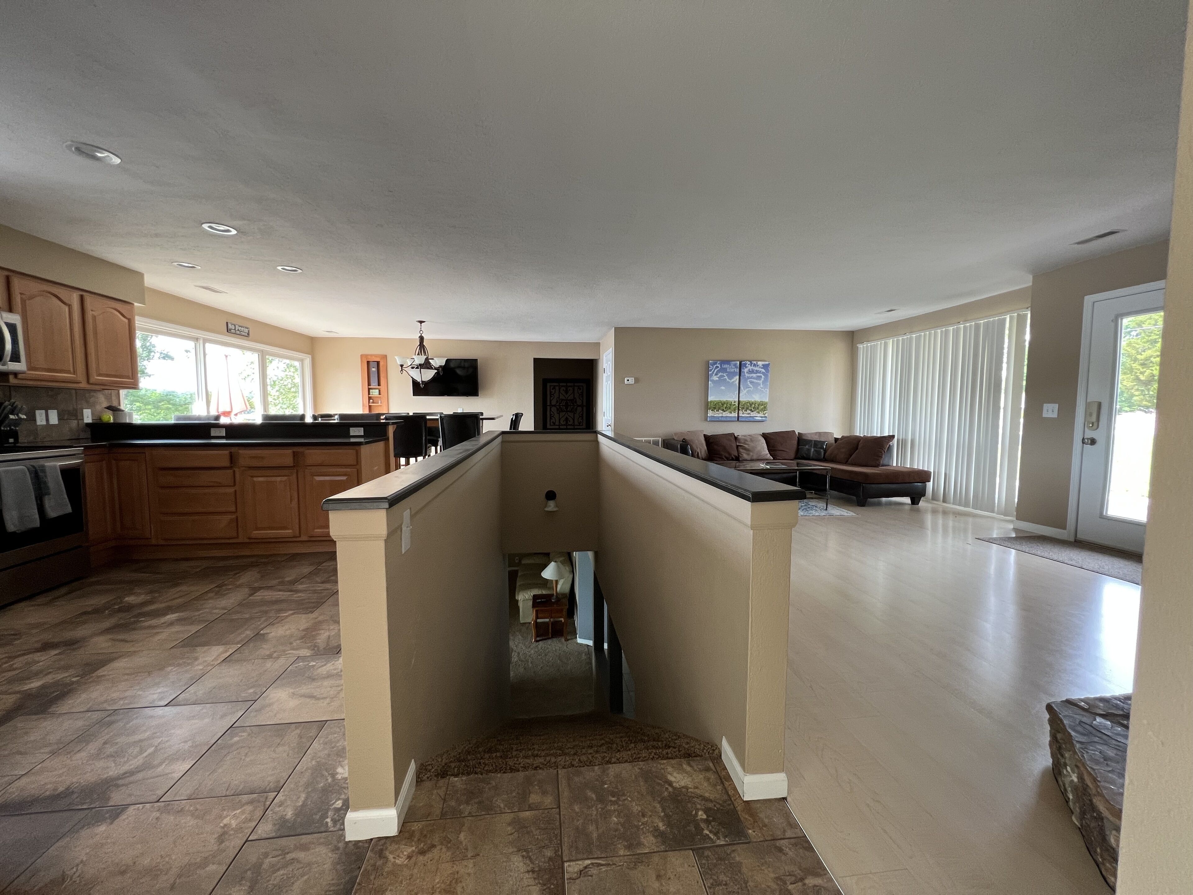 5 Bedroom, 4000 Sqft House Walking Distance To H Toad and Shady Gators