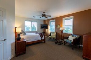 5 chambres, bureau, fer et planche à repasser, lit parapluie