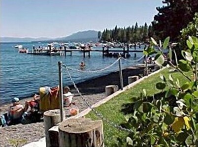 MODERN LOG CABIN-HOT TUB-TAHOE PARK BCH ACCESS