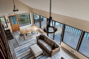 TV, fireplace, stereo - Waterfront Beach House, Whidbey Island Langley (Langley)