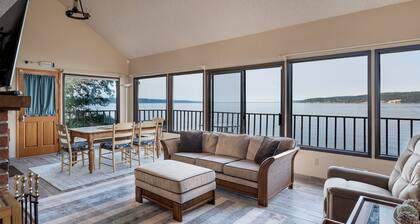 Waterfront Beach House, Whidbey Island Langley