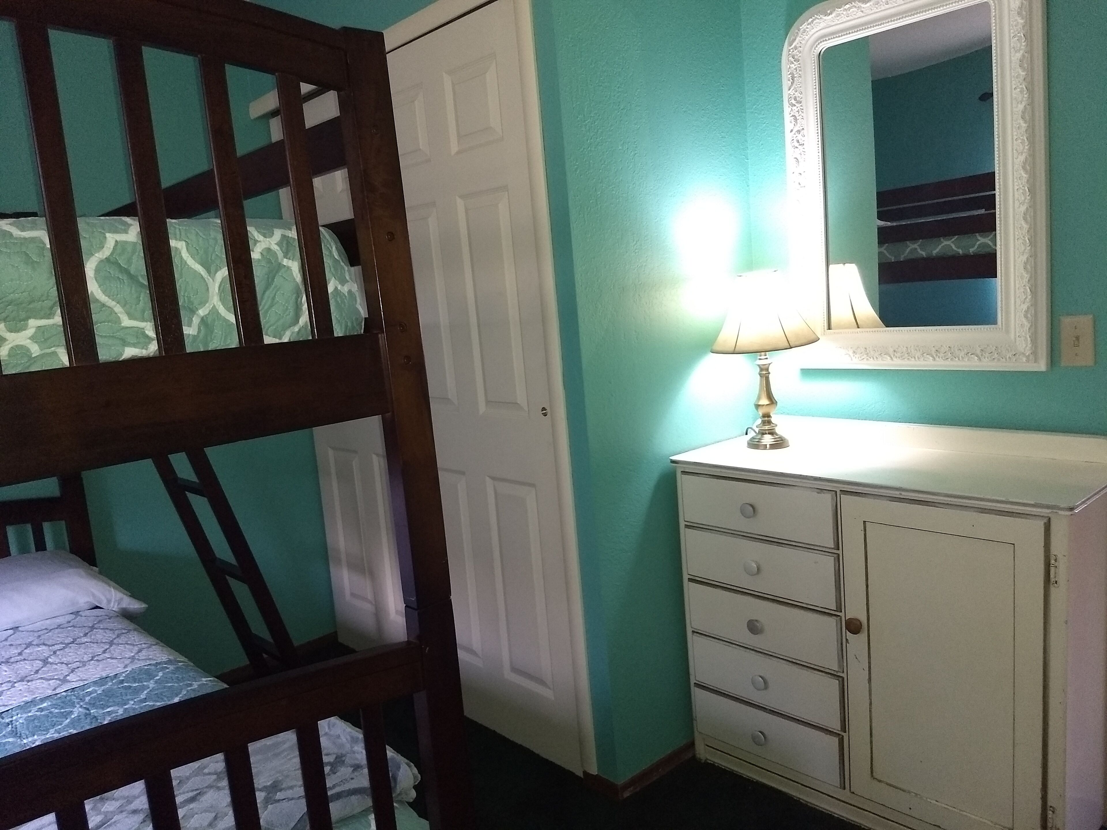 Beautiful Lake Front house with Spectacular view,  new deck/private dock sleep 6