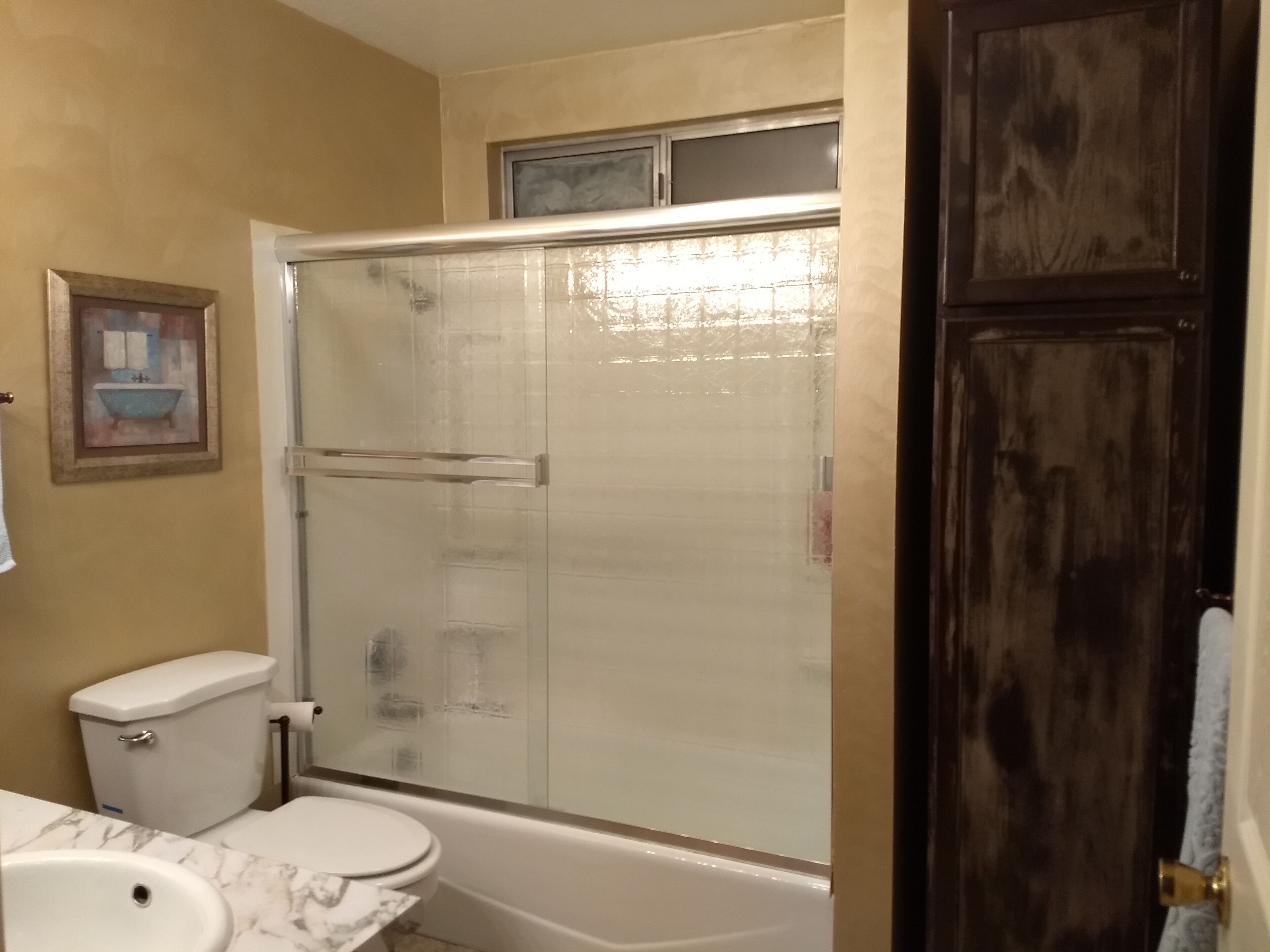 Beautiful Lake Front house with Spectacular view,  new deck/private dock sleep 6