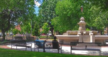 Cozy/warm Near-Commuter rail, Boston, Airport, Casino and More !