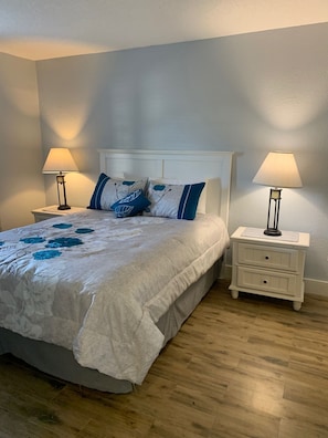 2 habitaciones, tabla de planchar con plancha, wifi y ropa de cama