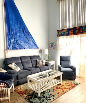 Smart TV, videojuegos, reproductor de DVD y libros