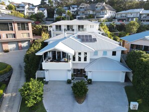 Exterior - Coffs Harbour EXECUTIVE STYLE HOME & Pool - great location  (Coffs Harbour)