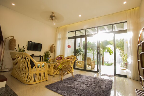 المنشأة من الداخل