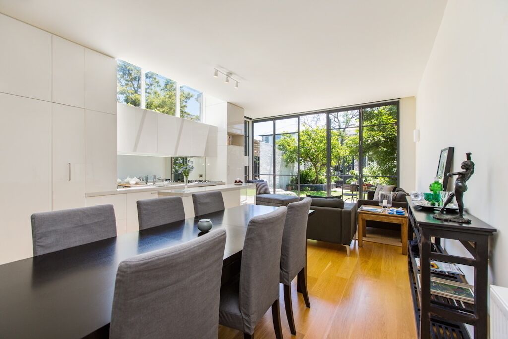 Bluegarden, beautifully positioned in Windsor, Melbourne