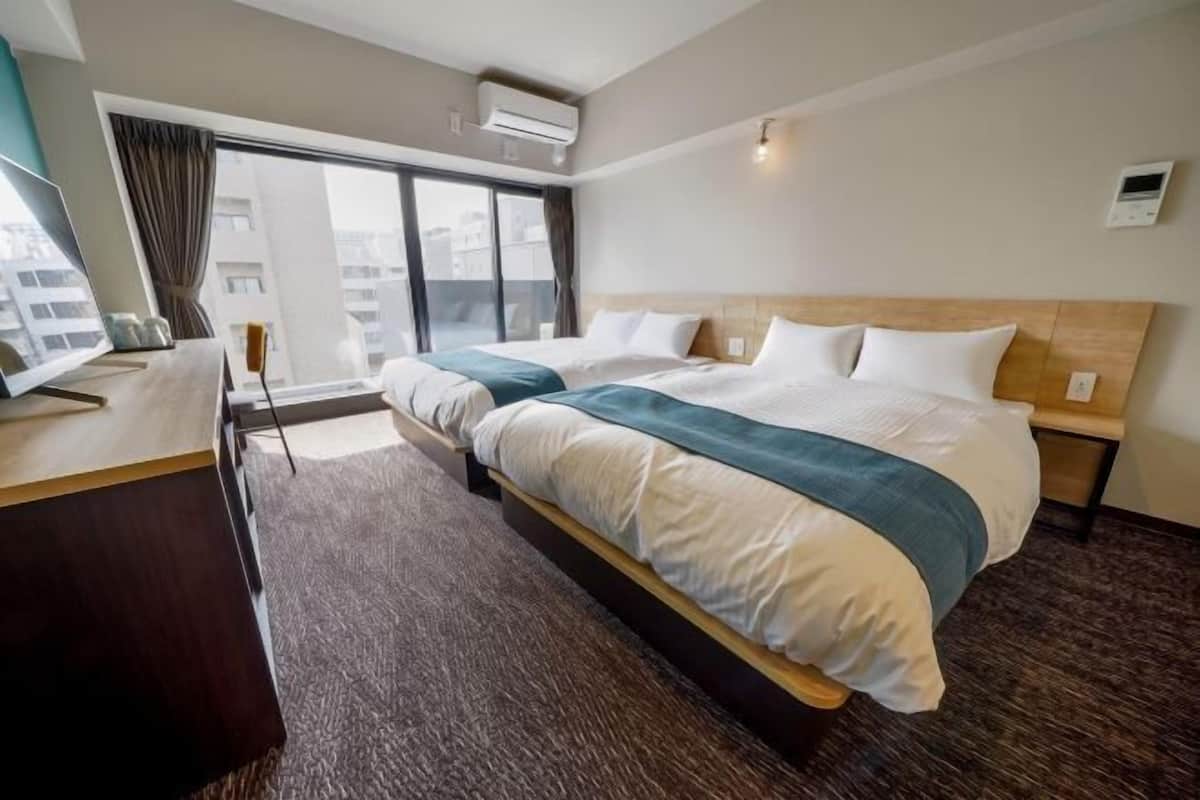 1 bedroom, in-room safe, desk, blackout curtains