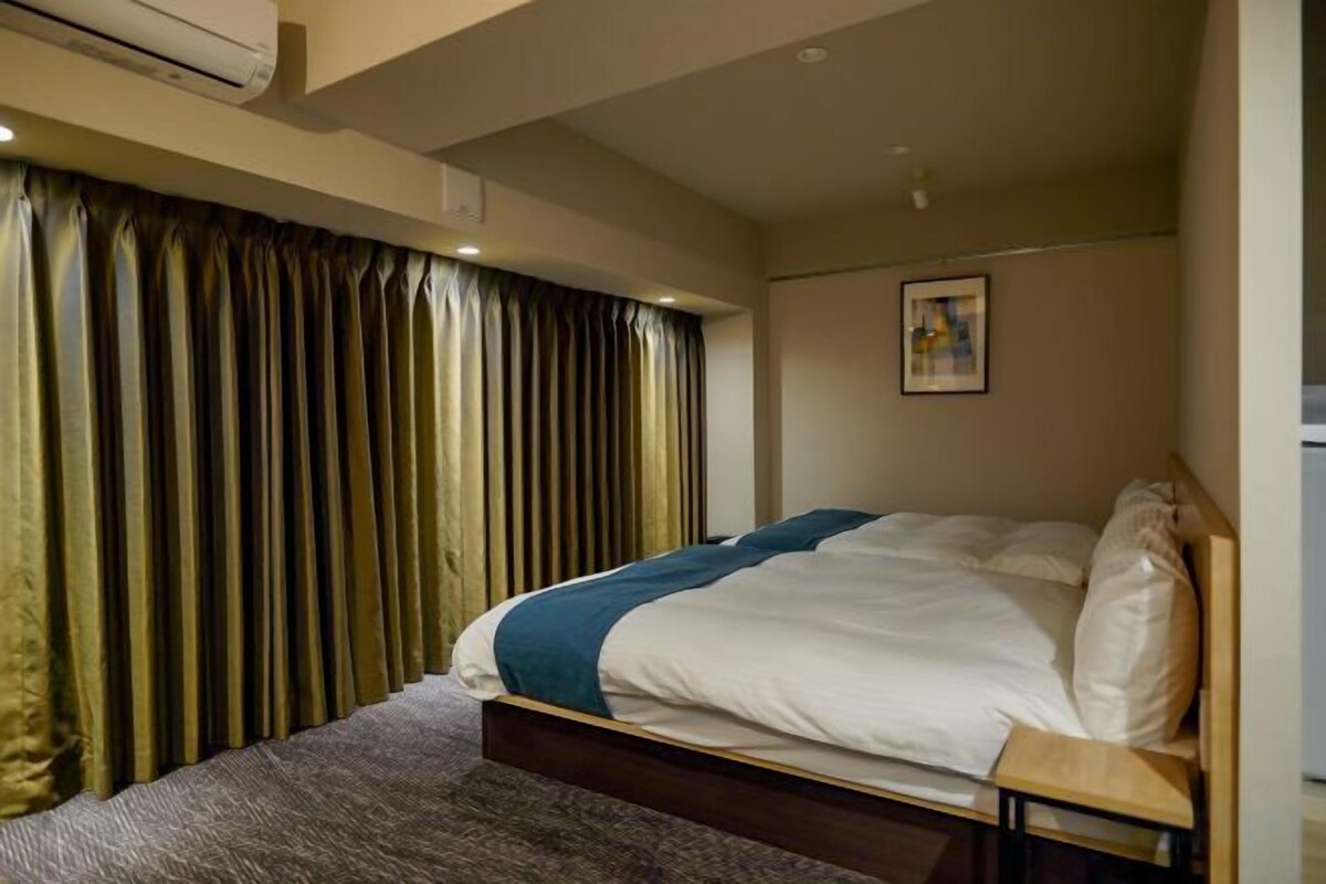 In-room safe, desk, blackout drapes, iron/ironing board