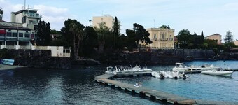 Catania House single apartment sleeps 4 near the new Garibaldi
