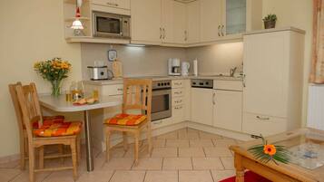 Køleskab, mikrobølgeovn, ovn, opvaskemaskine