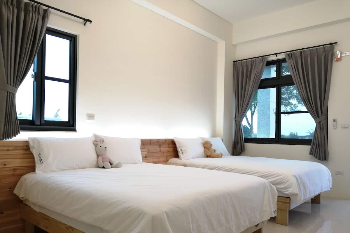 Water Double Room | Soundproofing, free WiFi, bed sheets