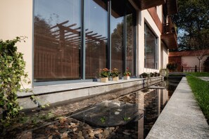 Courtyard - Yuanli Wafu Guesthouse (Shanghai)