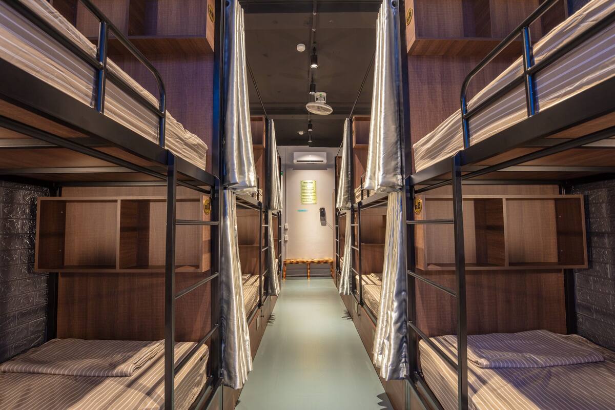 Mixed Dorm 12 Bunk bed in Room