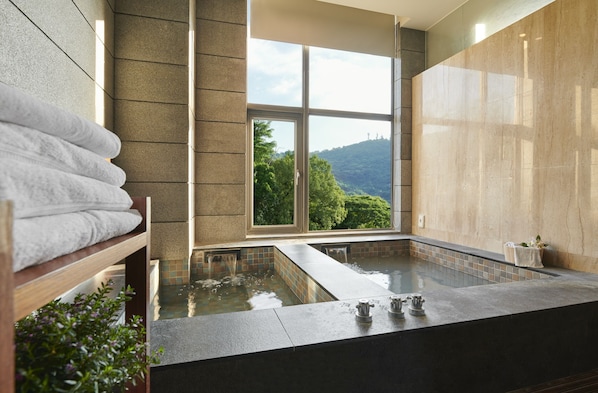 Deluxe-Vierbettzimmer