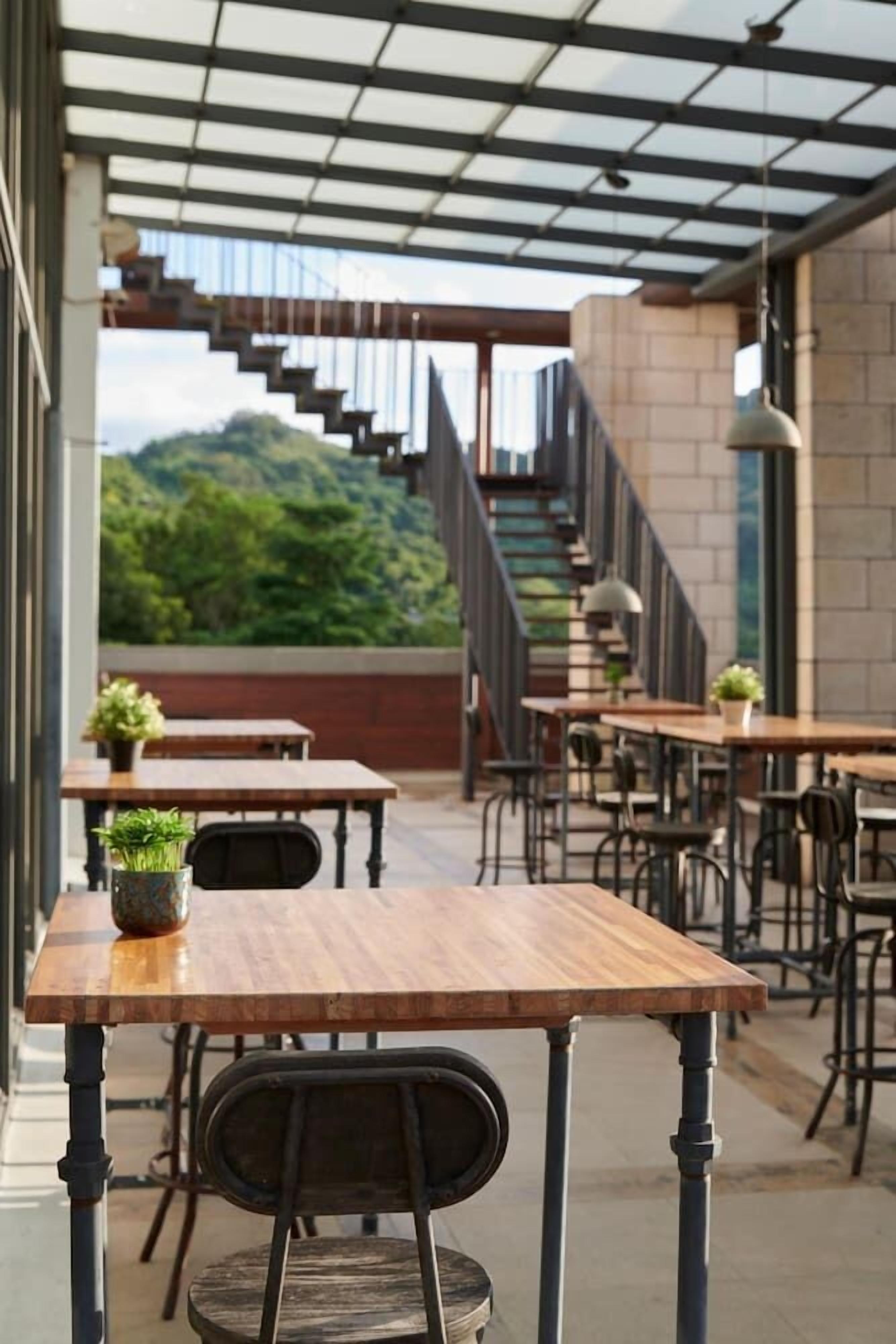 Khu ẩm thực ngoài trời