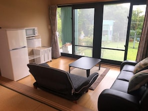 Flat-screen TV - Beach Front inn (Nakijin)