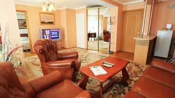 Appartement Standard | Salle de séjour | Télévision