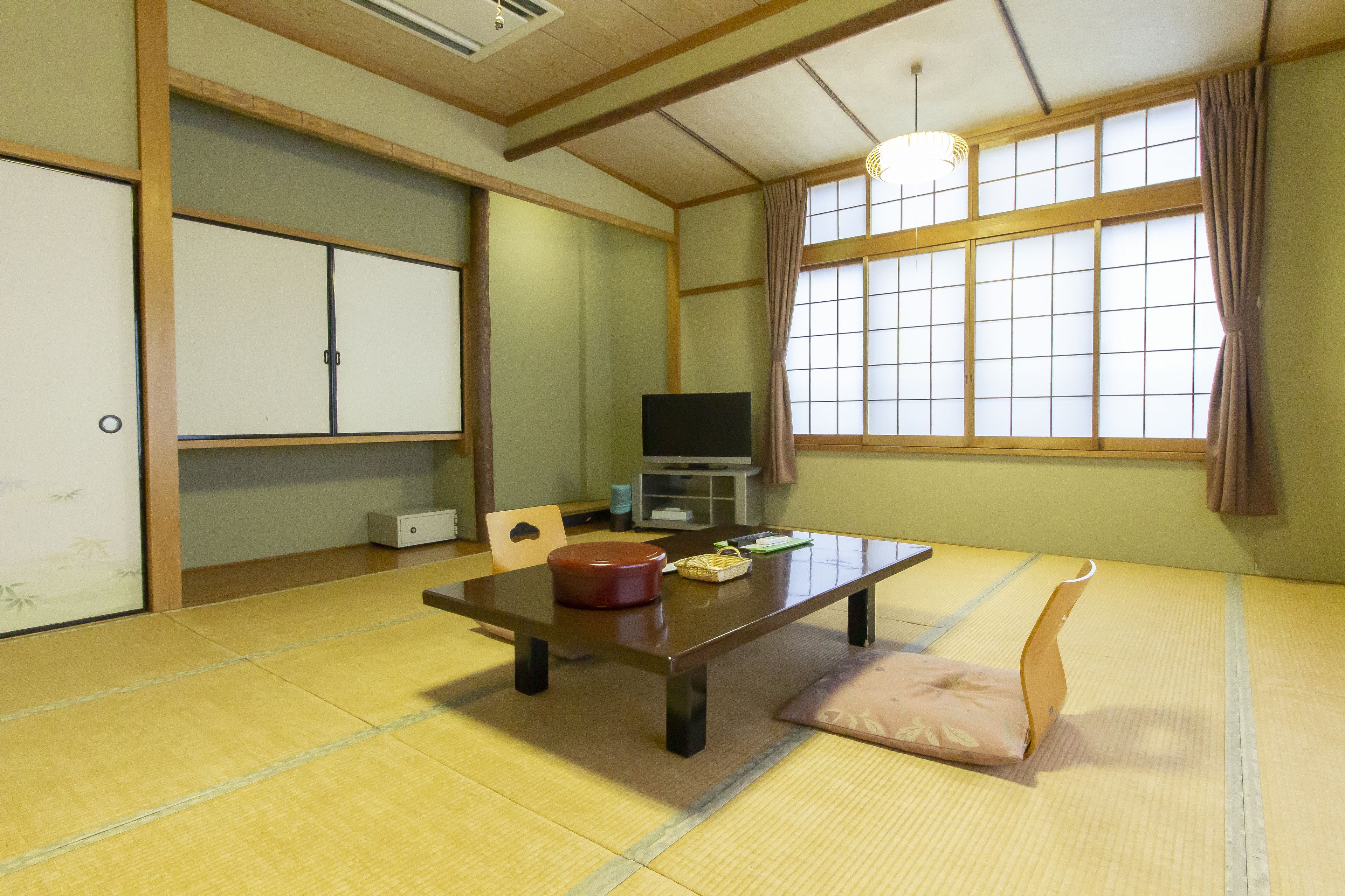 standard japanese-style room, smoking, annex (sakura) | in-room safe, free wifi
