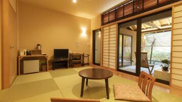 Habitación, para no fumadores, en edificio contiguo (With Open-air Bath, Sakura) | Caja de seguridad en la habitación y wifi gratis