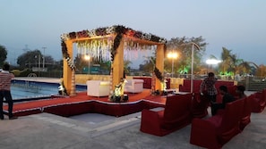 Hồ bơi
