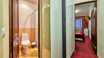 Single Room | In-room safe, desk, rollaway beds, free WiFi