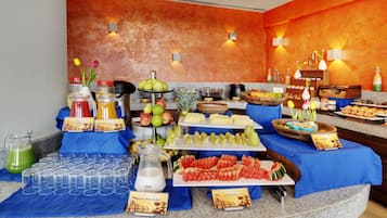 Petit déjeuner continental servi tous les jours en supplément