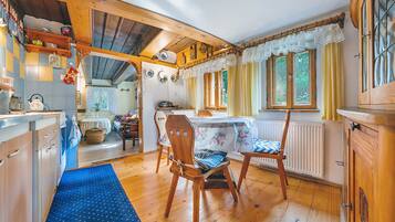 Apartemen (42) | Dapur pribadi | Lemari es, oven, kompor, dan mesin pencuci piring