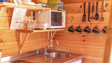 Cabin, Shared Bathroom (Härbre) | Private kitchenette