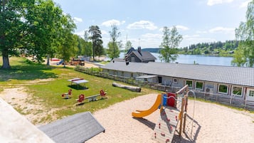 Apartment, Private Bathroom (4 Beds) | Laptop workspace, blackout drapes, cribs/infant beds