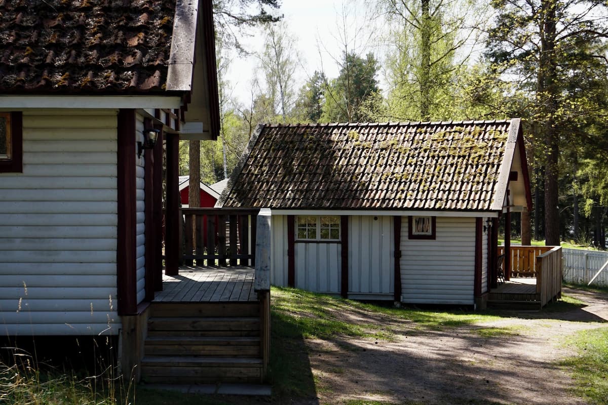 Cabin, Shared Bathroom (Ellen)