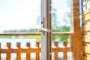 Laptop workspace, blackout drapes, cribs/infant beds - Vimmerby Camping (Vimmerby)