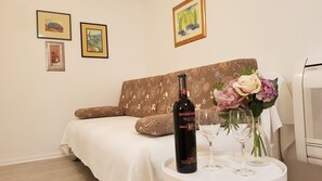 Apartment, 2 Bedrooms | Desk, blackout drapes, soundproofing, iron/ironing board - Galeria Nura (Mostar)