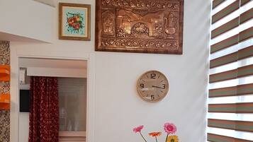 Appartement (Ground Floor) | Restauration dans la chambre