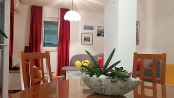 Appartement, balcon | Coin séjour | Télévision à écran plat