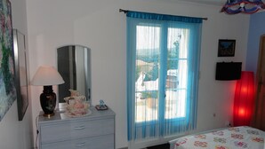 Double Room, 1 Double Bed, Non Smoking - Chambre d'hôtes Les Oliviers (Saint-Martin-d'Ardèche)