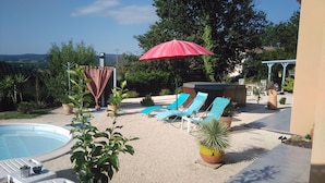 Outdoor pool - Chambre d'hôtes Les Oliviers (Saint-Martin-d'Ardèche)
