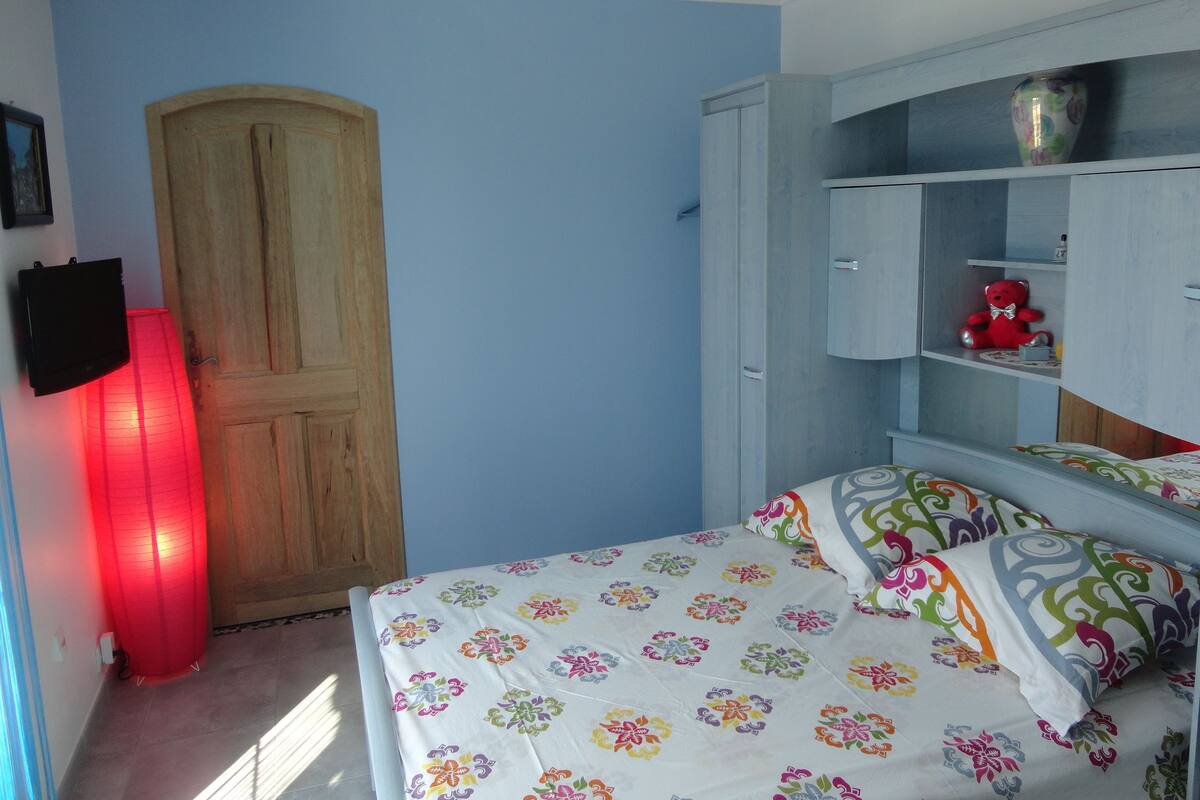 Habitación doble, 1 cama matrimonial, para no fumadores | Ropa de cama de alta calidad y minibar