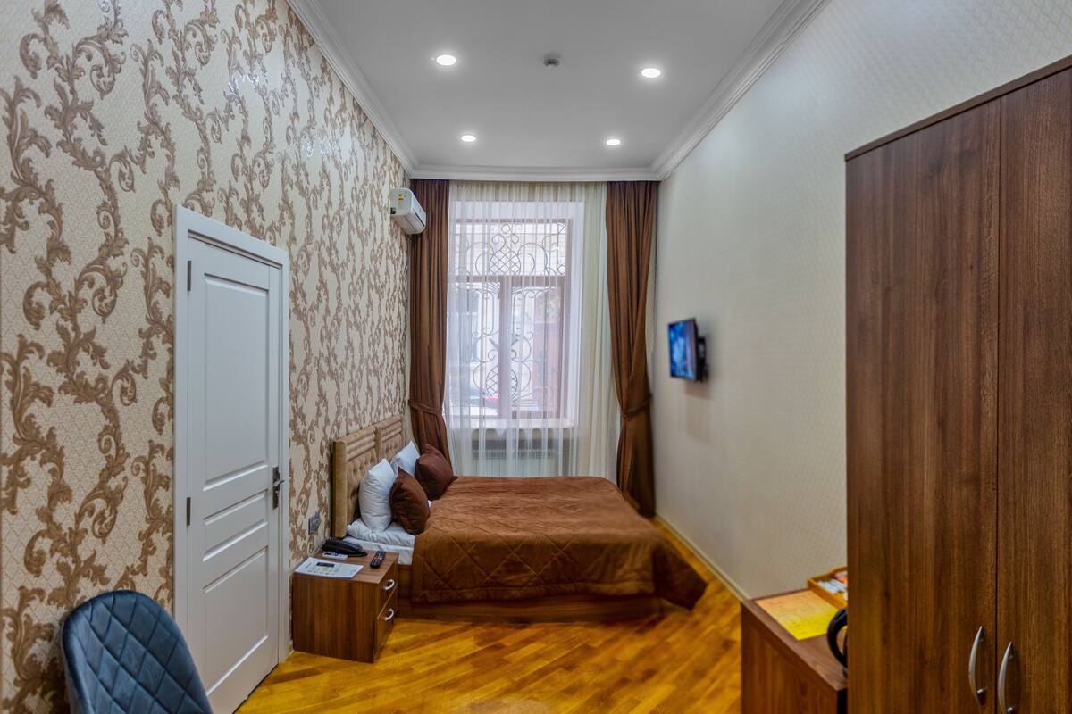 Family Room | 4 bedrooms, Egyptian cotton sheets, premium bedding, in-room safe