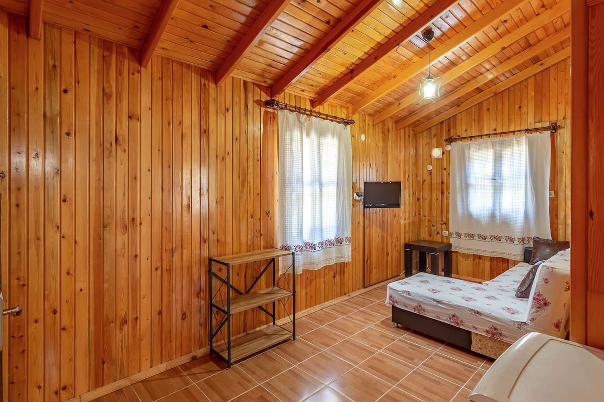 Bungalow familiar, 2 habitaciones, vista al jardín | Wifi gratis y ropa de cama