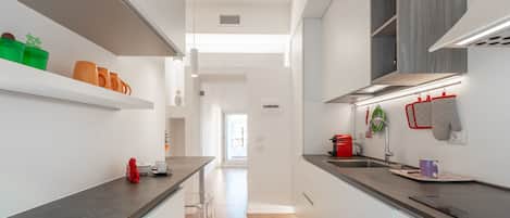 Studio, 1 chambre | Cuisine privée | Réfrigérateur, un four, surface de cuisson, lave-vaisselle