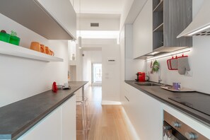 Studio, 1 chambre | Cuisine privée | Réfrigérateur, four, plaque de cuisson, lave-vaisselle