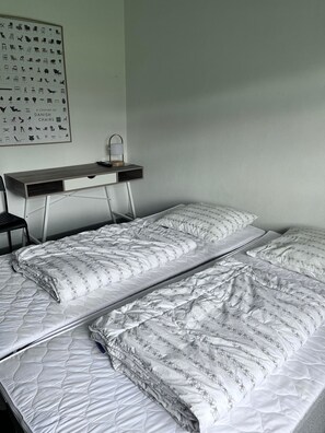 Strykejern/-brett, barnesenger (inkludert) og wi-fi (inkludert)