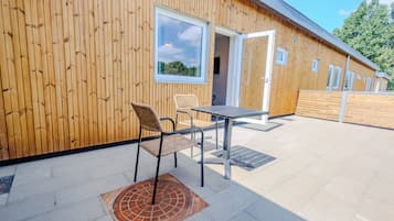 Deluxe Double Room | Iron/ironing board, free WiFi