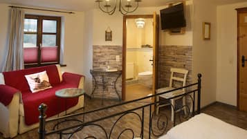 Comfort Room | Premium bedding, individually decorated, individually furnished, desk